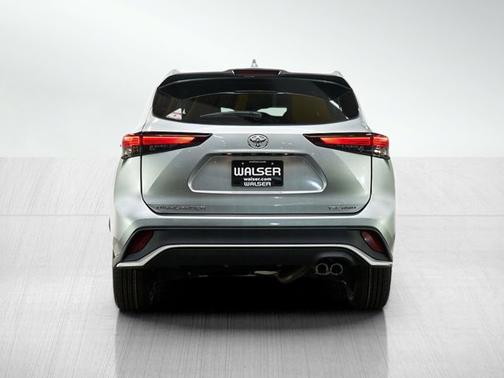 Celestial Silver Metallic 2025 Toyota Highlander XSE