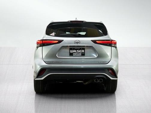 Celestial Silver Metallic 2025 Toyota Highlander XSE