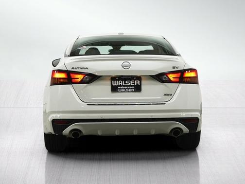Pearl White Tricoat 2023 Nissan Altima 2.5 SV