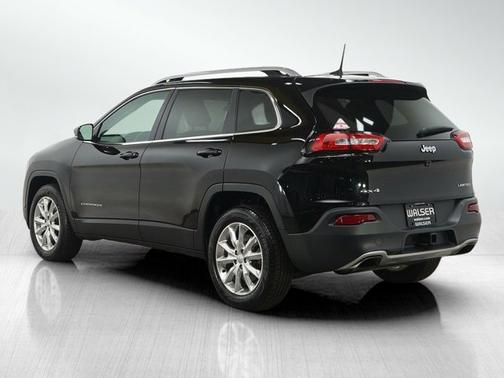 Diamond Black Crystal Pearlcoat 2017 Jeep Cherokee Limited