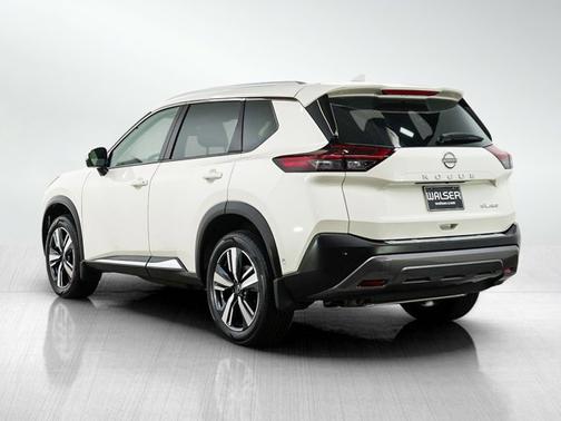 Pearl White Tricoat 2023 Nissan Rogue SL