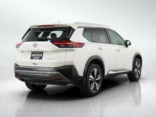 Pearl White Tricoat 2023 Nissan Rogue SL