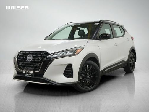 Aspen White Pearl 2024 Nissan Kicks SR