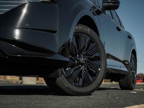 Super Black 2027 Nissan Murano Dark Armor