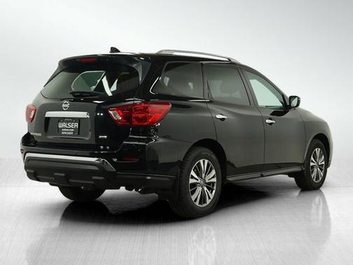 2019 Nissan Pathfinder S