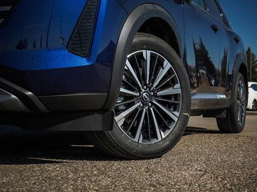 Deep Ocean Blue Pearl 2026 Nissan Pathfinder Platinum