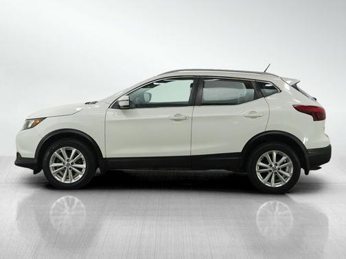 Glacier White 2017 Nissan Rogue Sport SV