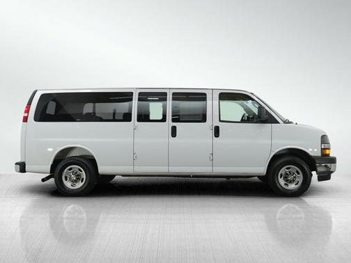 Summit White 2025 Chevrolet Express 3500 LT