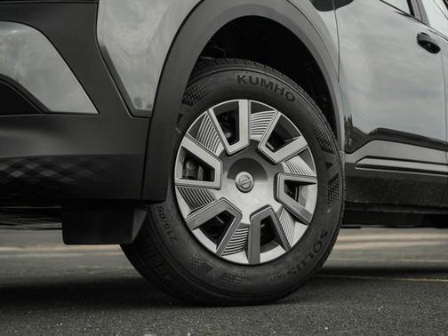 Gun Metallic 2026 Nissan Kicks S