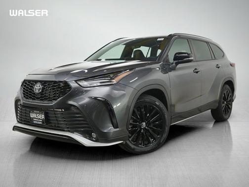 Magnetic Gray Metallic 2025 Toyota Highlander XSE