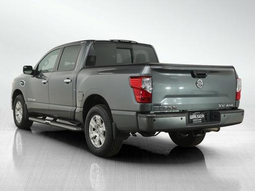 2017 Nissan Titan SV