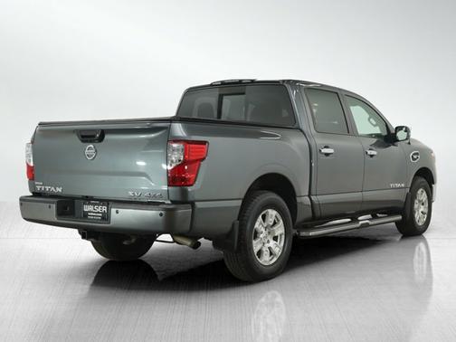 2017 Nissan Titan SV