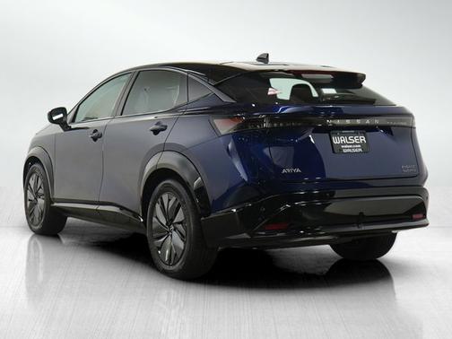 Deep Ocean Blue Pearl/Black Diamond Pearl 2025 Nissan ARIYA ENGAGE+