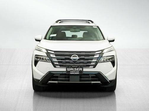 Everest White Pearl Tricoat 2026 Nissan Rogue Platinum
