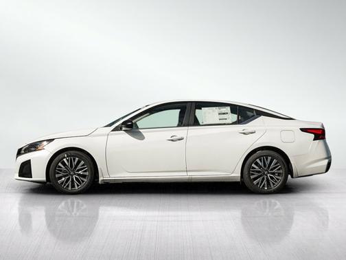 Pearl White Tricoat 2026 Nissan Altima SV