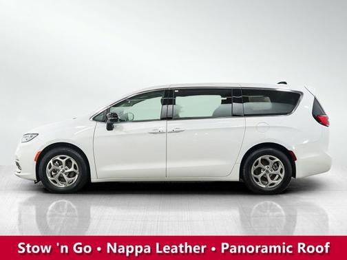 Bright White Clearcoat 2024 Chrysler Pacifica Limited