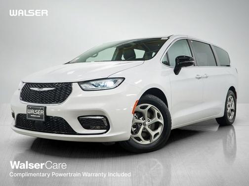 Bright White Clearcoat 2024 Chrysler Pacifica Limited