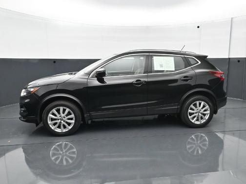 Magnetic Black Pearl 2020 Nissan Rogue Sport SV
