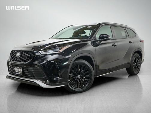 Midnight Black Metallic 2025 Toyota Highlander XSE