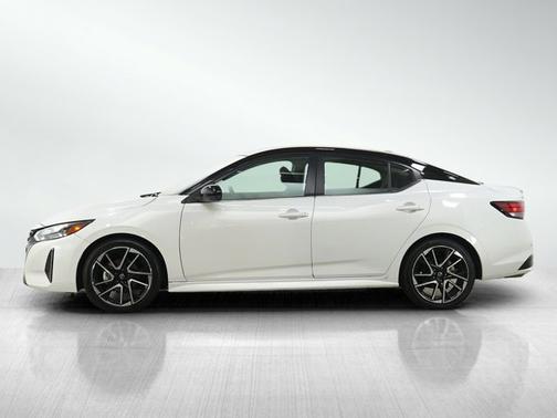 Aspen White Pearl 2025 Nissan Sentra SR