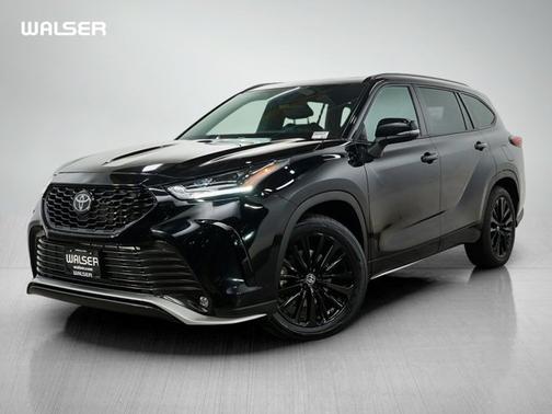 Midnight Black Metallic 2025 Toyota Highlander XSE