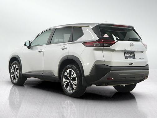 Brilliant Silver Metallic 2023 Nissan Rogue SV