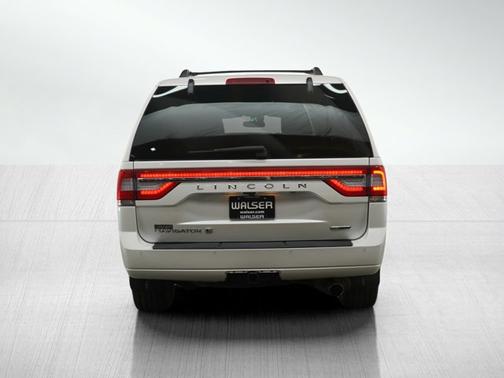 2016 Lincoln Navigator Select