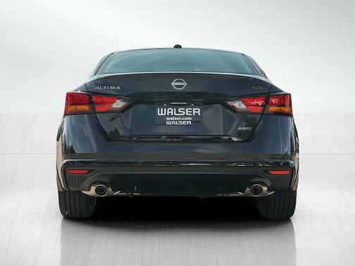 Super Black Clearcoat 2026 Nissan Altima SR