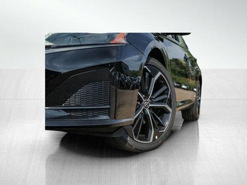 Super Black Clearcoat 2026 Nissan Altima SR