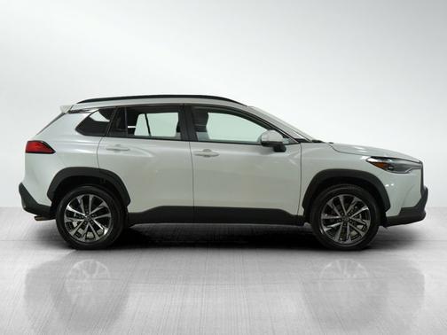 2022 Toyota Corolla Cross XLE