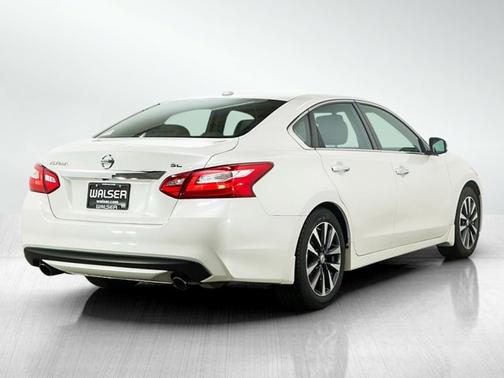 Pearl White 2016 Nissan Altima 2.5 SL