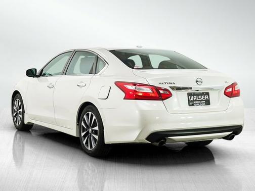 Pearl White 2016 Nissan Altima 2.5 SL