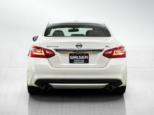 Pearl White 2016 Nissan Altima 2.5 SL
