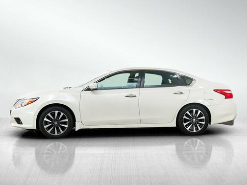 Pearl White 2016 Nissan Altima 2.5 SL