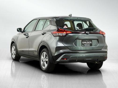 Gun Metallic 2024 Nissan Kicks S