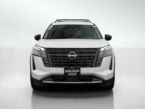 Everest White Pearl Tricoat 2026 Nissan Pathfinder SL