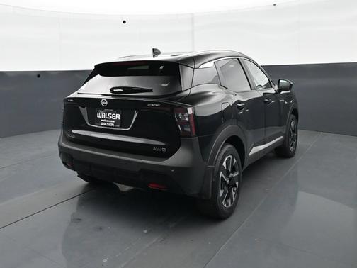 Super Black 2025 Nissan Kicks SV