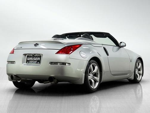 Silver Alloy Metallic 2007 Nissan 350Z Enthusiast
