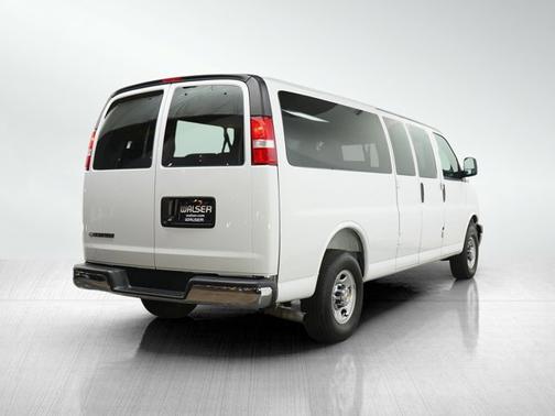 Summit White 2025 Chevrolet Express 3500 LT