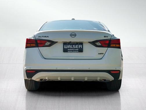 Pearl White Tricoat 2026 Nissan Altima SV