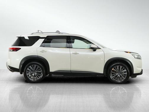 Pearl White Tricoat 2023 Nissan Pathfinder SL