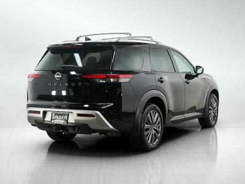 Super Black 2023 Nissan Pathfinder SL