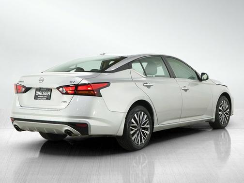 Brilliant Silver Metallic 2023 Nissan Altima 2.5 SV