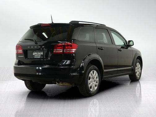 Pitch Black Clearcoat 2020 Dodge Journey SE