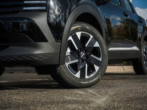 Super Black 2026 Nissan Kicks SV