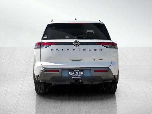 Everest White Pearl Tricoat 2026 Nissan Pathfinder SL