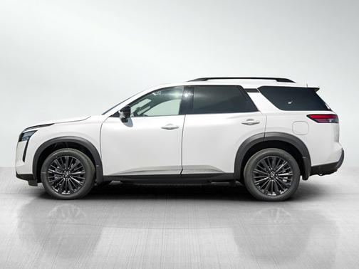 Everest White Pearl Tricoat 2026 Nissan Pathfinder SL