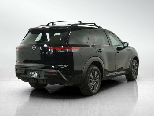 2023 Nissan Pathfinder SV