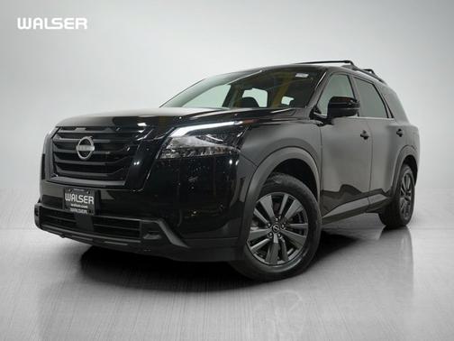 2023 Nissan Pathfinder SV
