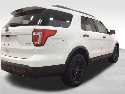 2017 Ford Explorer Base